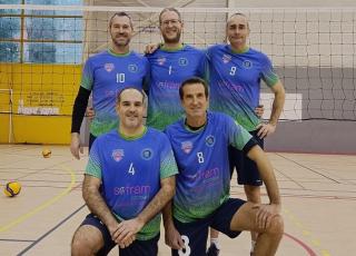Volley assis